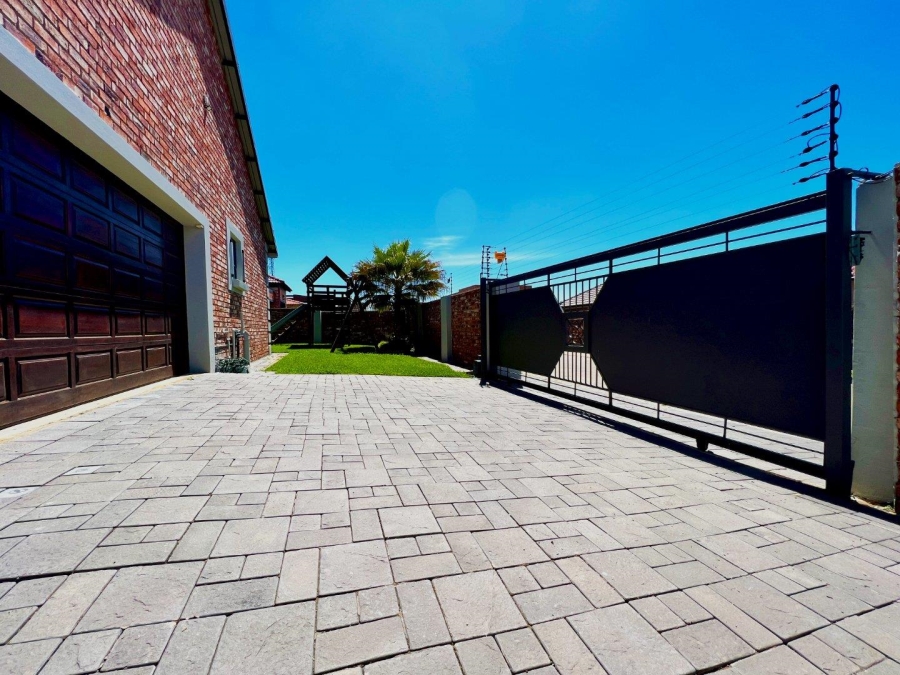 3 Bedroom Property for Sale in Baillie Park North West